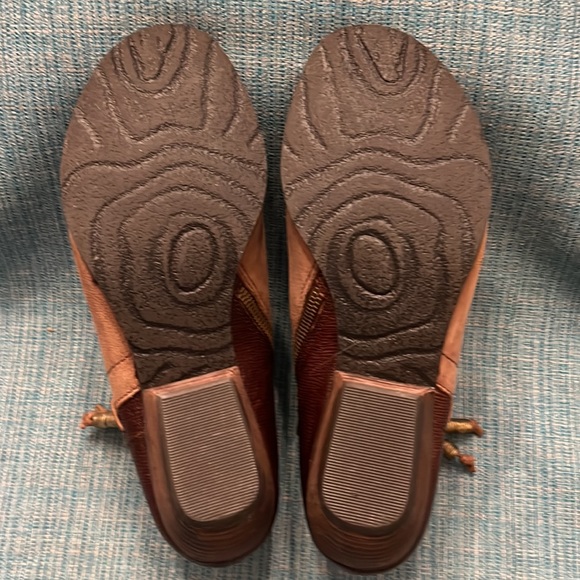 ⭐️ OTBT Truckage Open Toe Booties - Picture 5 of 9